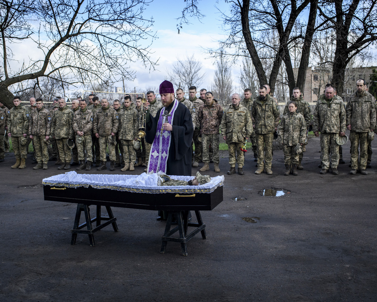 Ukraine, Donbas, Torez, 24 April 2021 Torez mortuary. Soldiers of the Edelweiss Brigade of the Ukrainian Army pay their last respects to soldat Alexander Youtsik who died at the age of 38 on 22 April 2021.